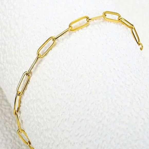 “Evelyn” Paperclip Chain Bracelet - Picture 3 of 3